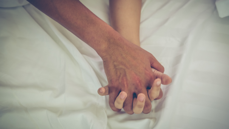 Por que mulheres fingem orgasmo?